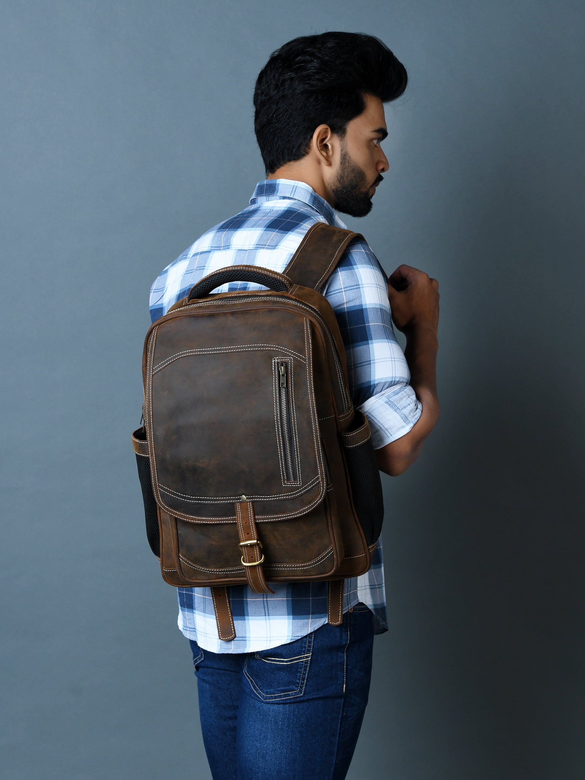 Pithoo Hunter Leather Backpack