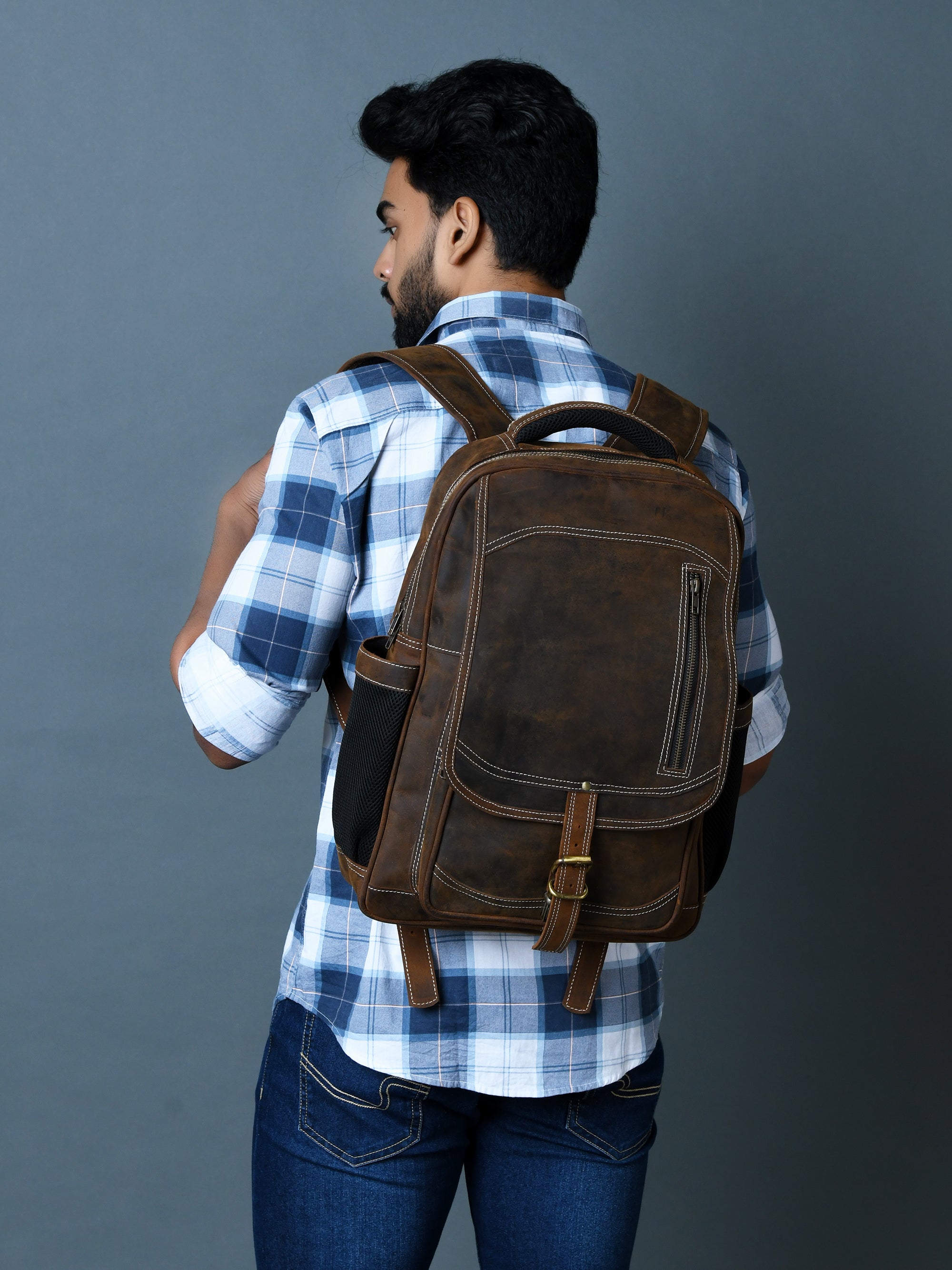 Pithoo Hunter Leather Backpack