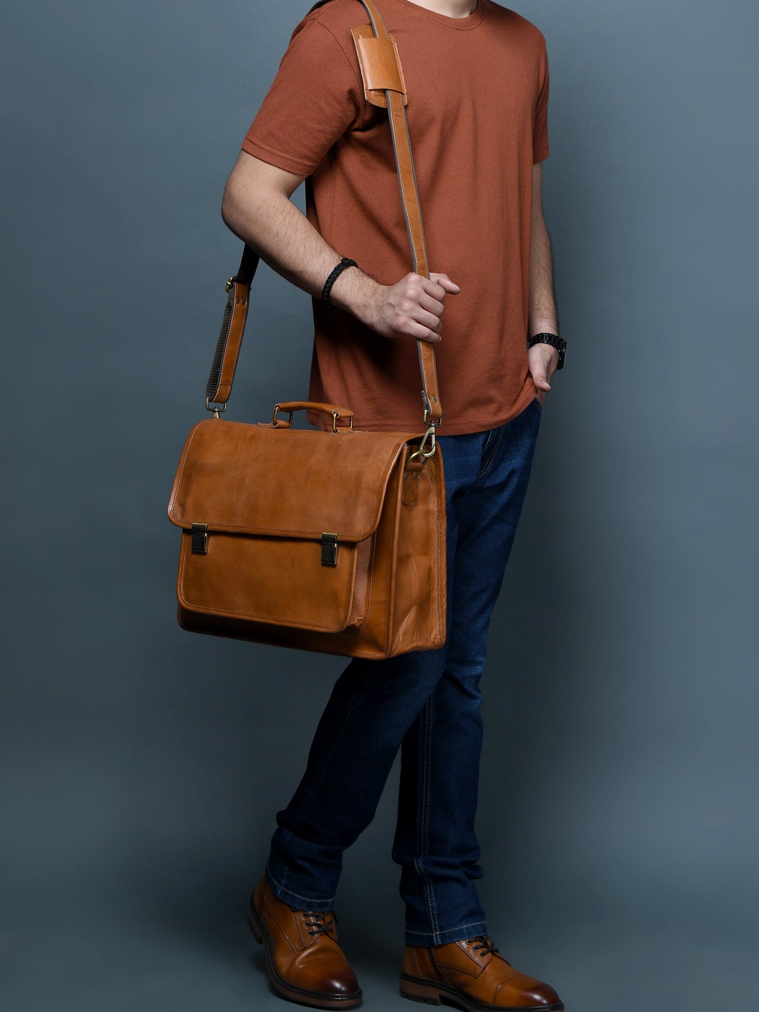 Tan Brown Leather Professional Messenger Bag