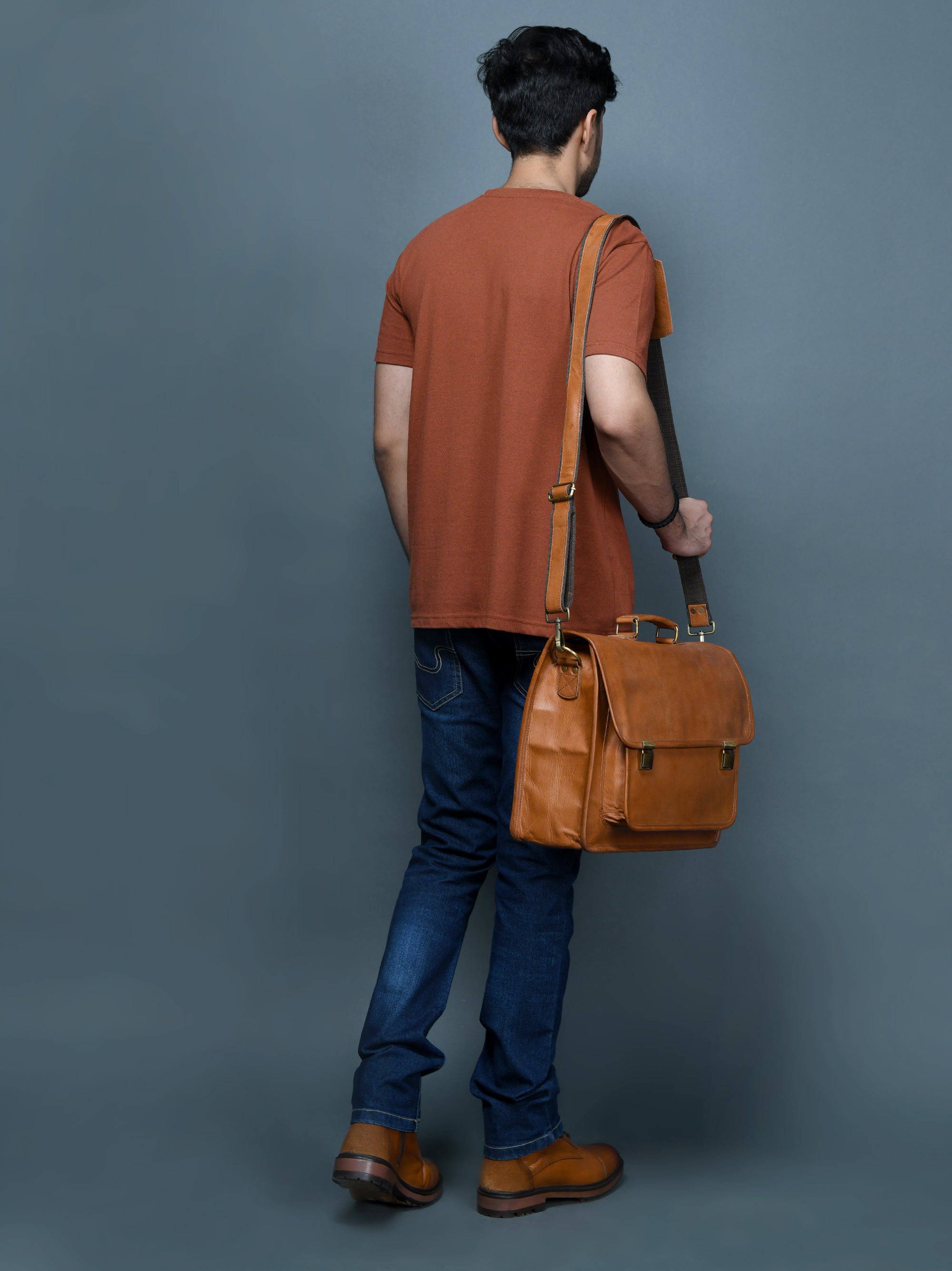 Tan Brown Leather Professional Messenger Bag